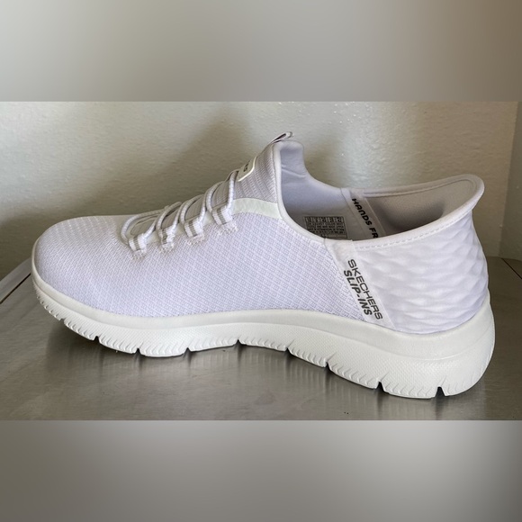 SKECHERS… MENS WHITE SLIP-INS - Picture 11 of 16